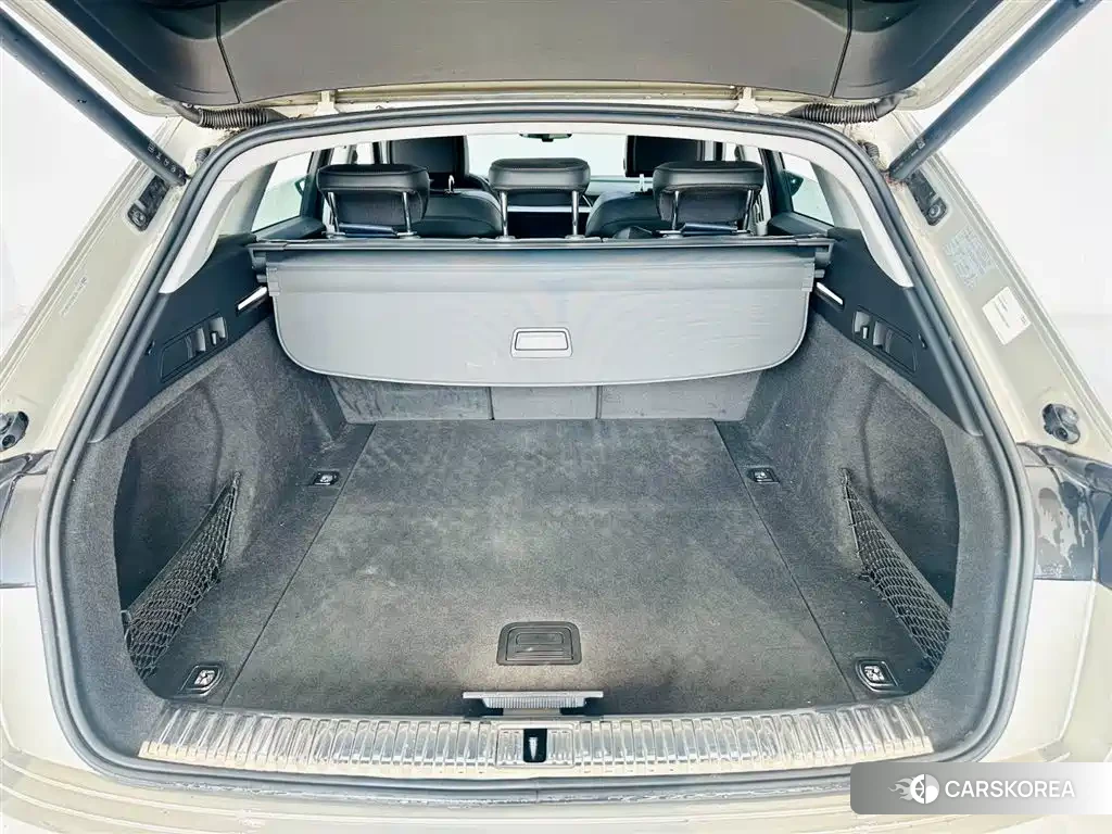 Audi e-tron 2022 Champagne/brown из Китая, фото 3