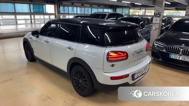 Mini Cooper Clubman 2023 Белый из Кореи, фото 3