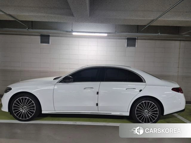 Mercedes-Benz E-Class W214 2024 Белый из Кореи, фото 3