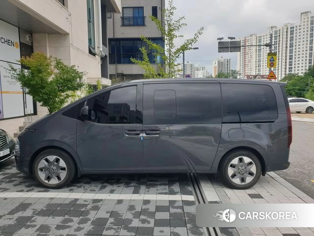 Hyundai Staria 2024 Серый из Кореи, фото 3