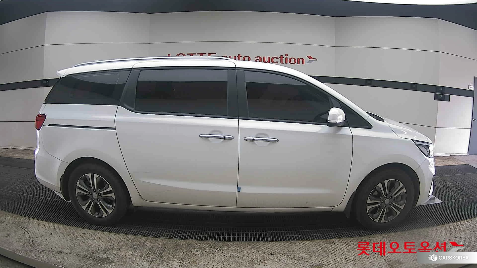 Kia Carnival id 3875740 из Кореи 23