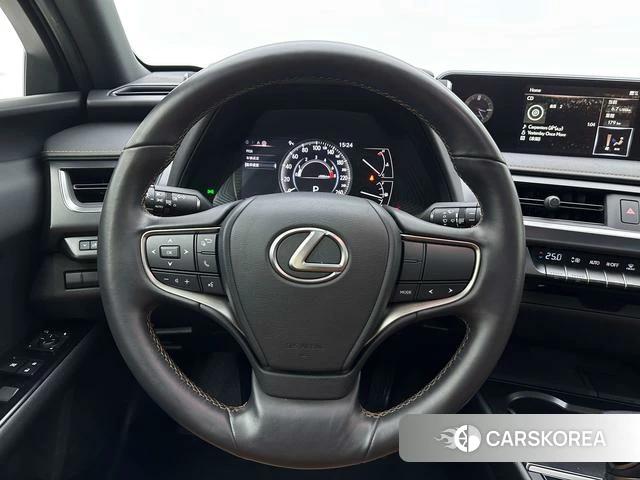Lexus UX id 3858001 из Китая 23