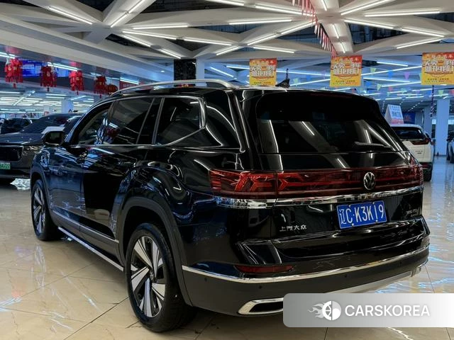 Volkswagen Tourang 2024 Черный из Китая, фото 3