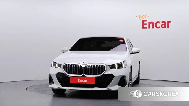 BMW 5 Series (G60) id 4291691 из Кореи 23