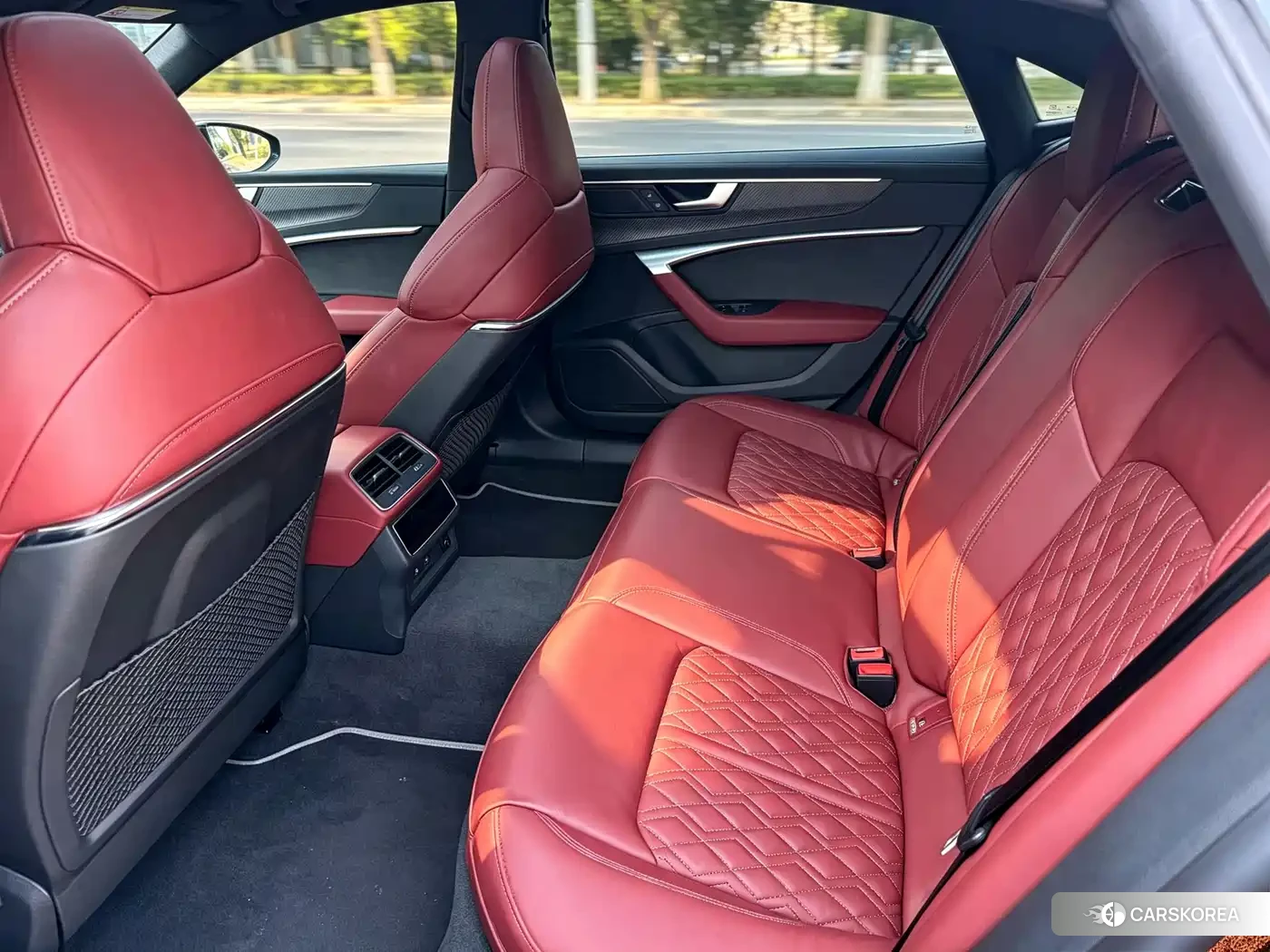 Audi A7L id 4600807 из Китая 13