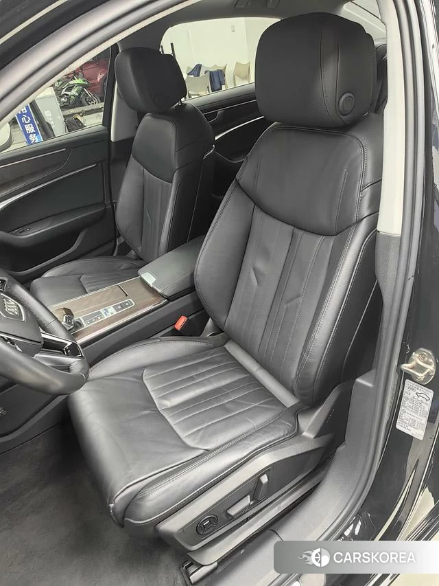 Audi A6L id 4259469 из Китая 9