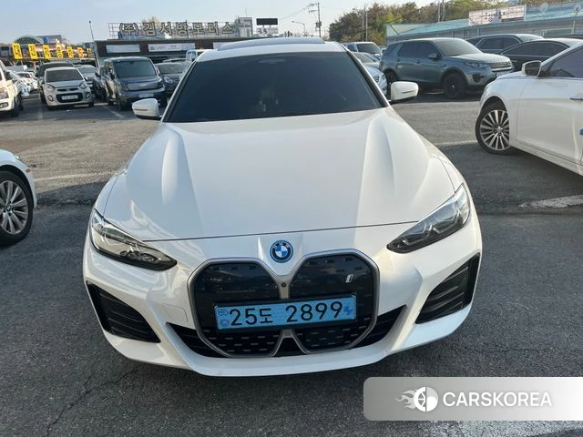BMW i4 2022 Белый из Кореи, фото 3