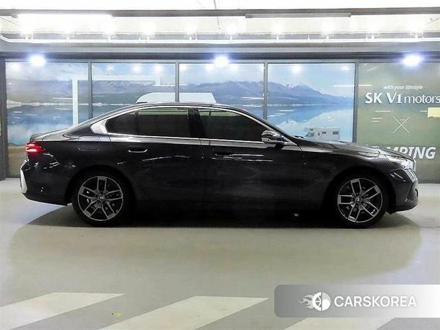 BMW 5 Series (G60) id 4533303 из Кореи 13