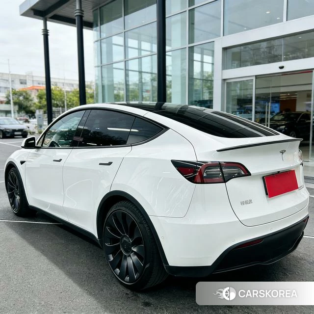 Tesla Model Y 2023 Белый из Китая, фото 3