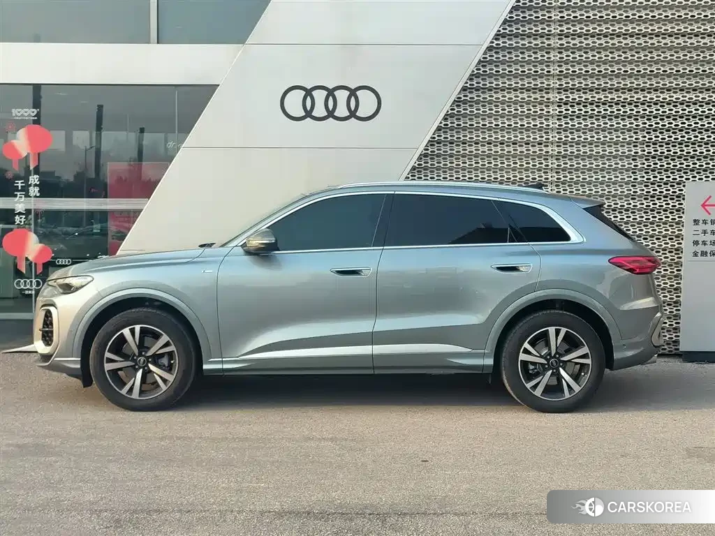 Audi Q5L 2026 Silver/gray из Китая, фото 3