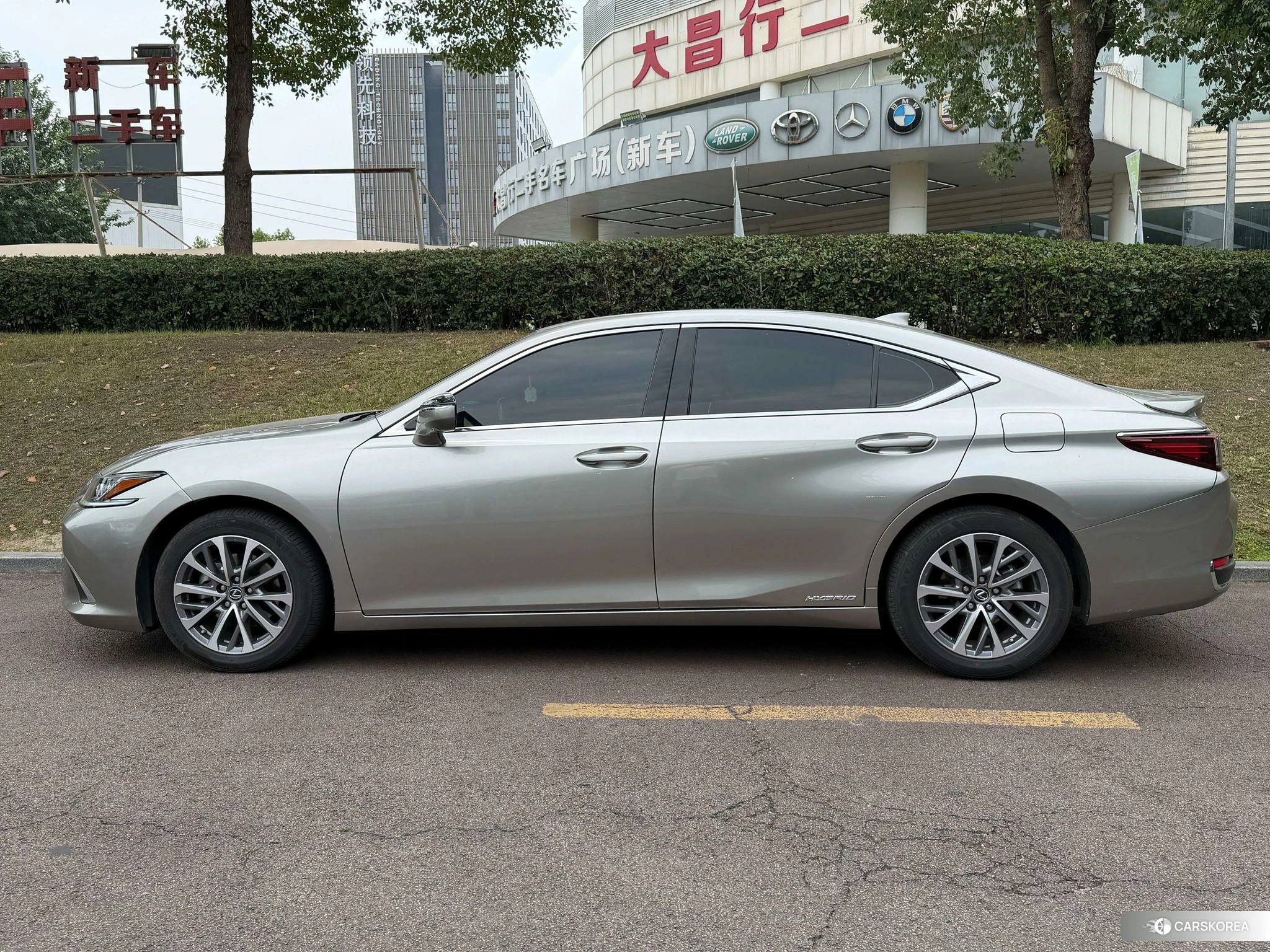 Lexus ES 2021 Серебристо-серый из Китая, фото 6