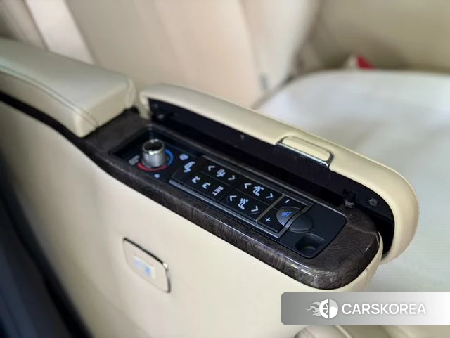 Toyota Elfa id 4278658 из Китая 11