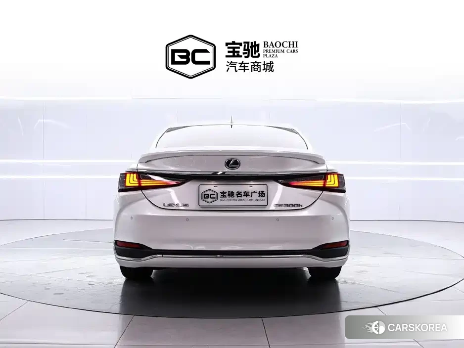 Lexus ES id 4606934 из Китая 10