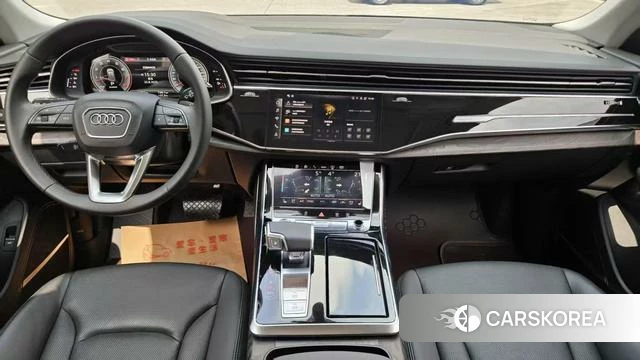 Audi Q8 2023 Черный из Китая, фото 3