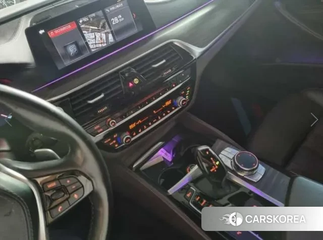 BMW 5 Series (G30) 2019 Белый из Кореи, фото 3