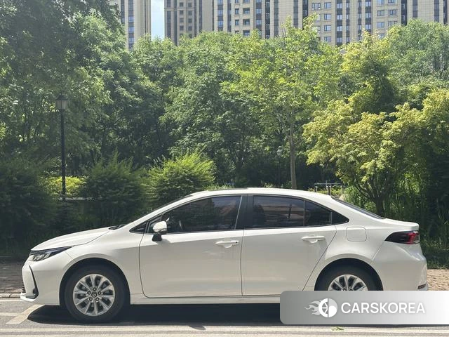 Toyota Corolla 2022 Белый из Китая, фото 3