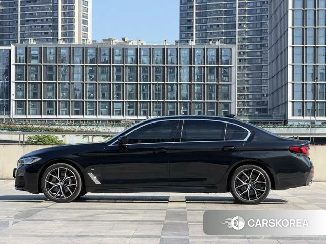 BMW 5 series 2021 Черный из Китая, фото 3