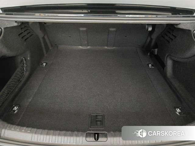 Audi A6L 2022 Черный из Китая, фото 4