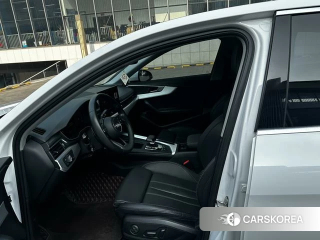 Audi A4L 2021 Белый из Китая, фото 3