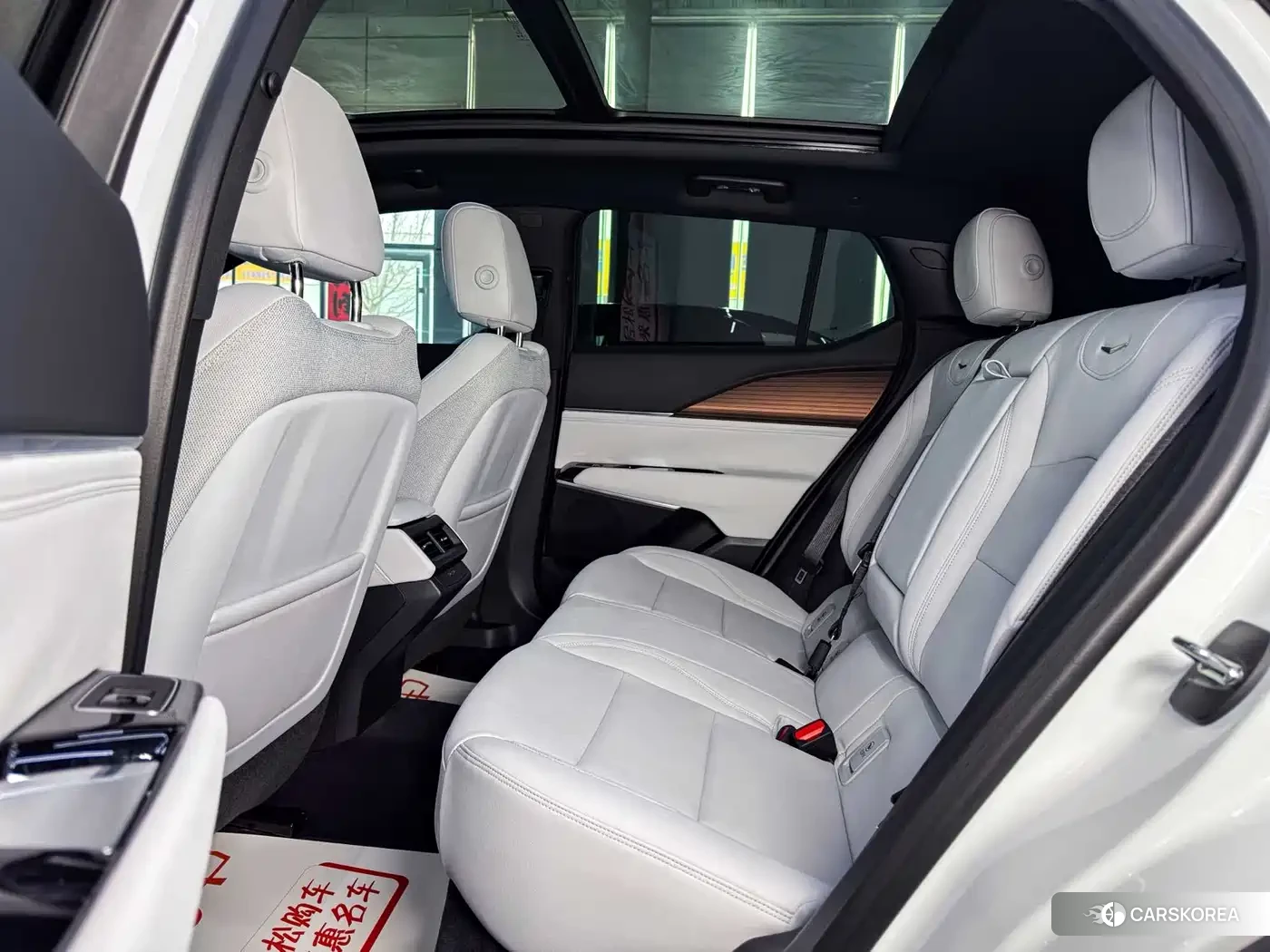 Cadillac GT4 2025 Белый из Китая, фото 4