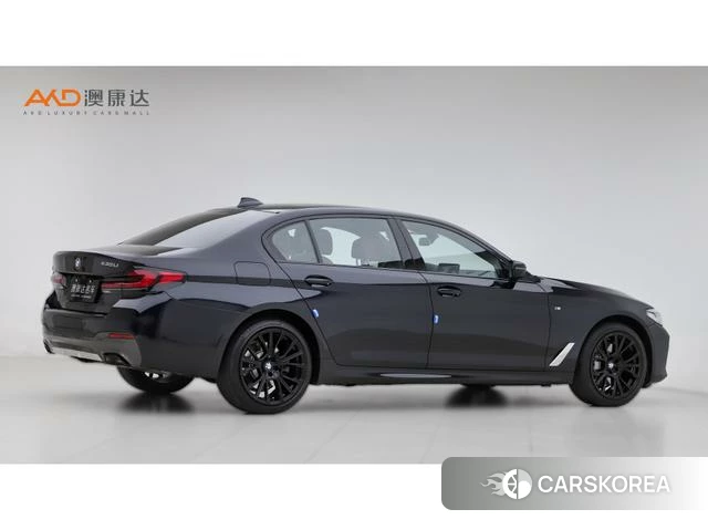 BMW 5 series 2021 Черный из Китая, фото 3