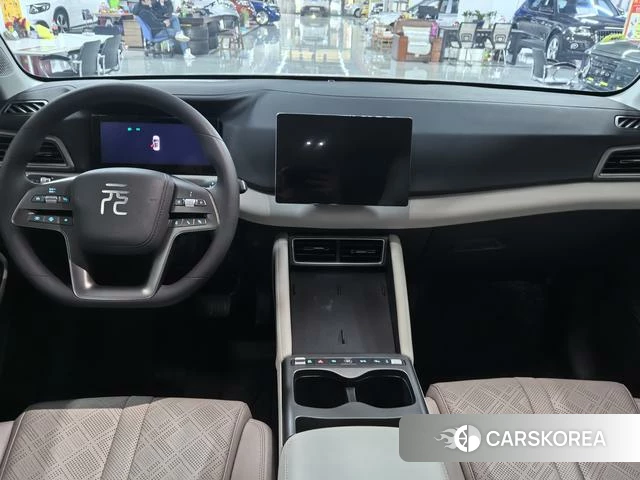 BYD Yuan UP 2025 Белый из Китая, фото 3