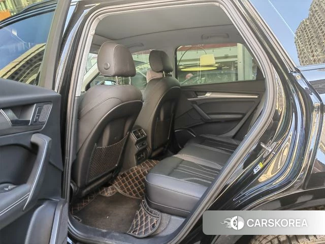 Audi Q5L 2022 Черный из Китая, фото 3