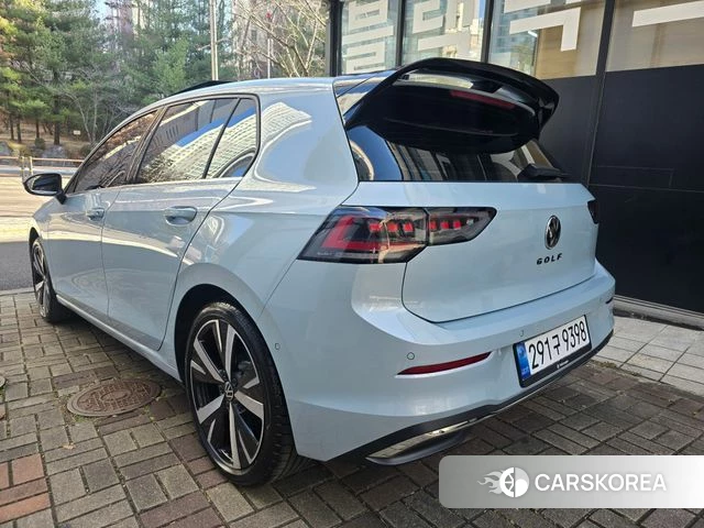 Volkswagen Golf 8th Generation 2025 Светло-серебряный цвет из Кореи, фото 3