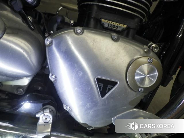 Engine photo