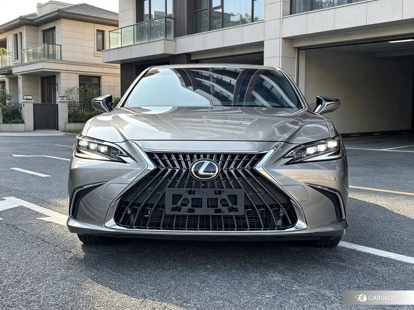 Lexus ES 2023 Champagne/brown из Китая, фото 3