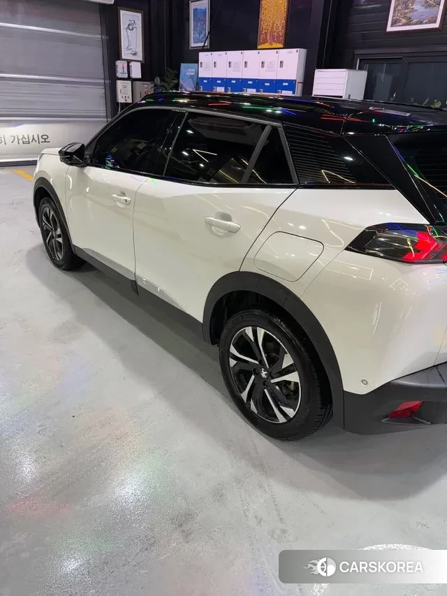 Peugeot e-2008 second generation 2021 Белый из Кореи, фото 3