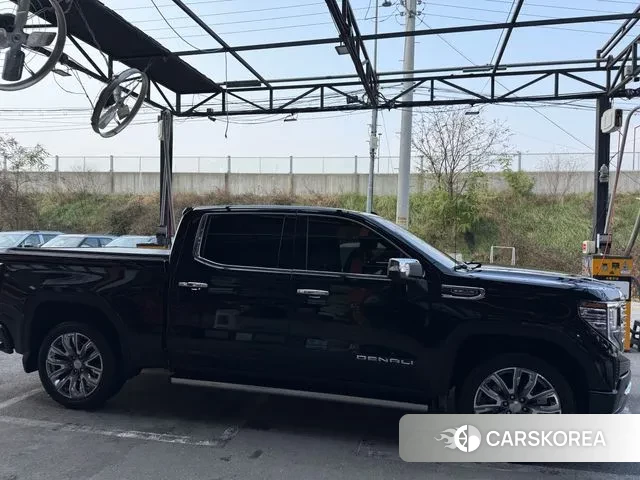 GMC Sierra 2023 Черный из Кореи, фото 6