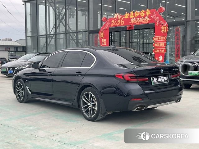 BMW 5 series PHEV 2022 Черный из Китая, фото 3