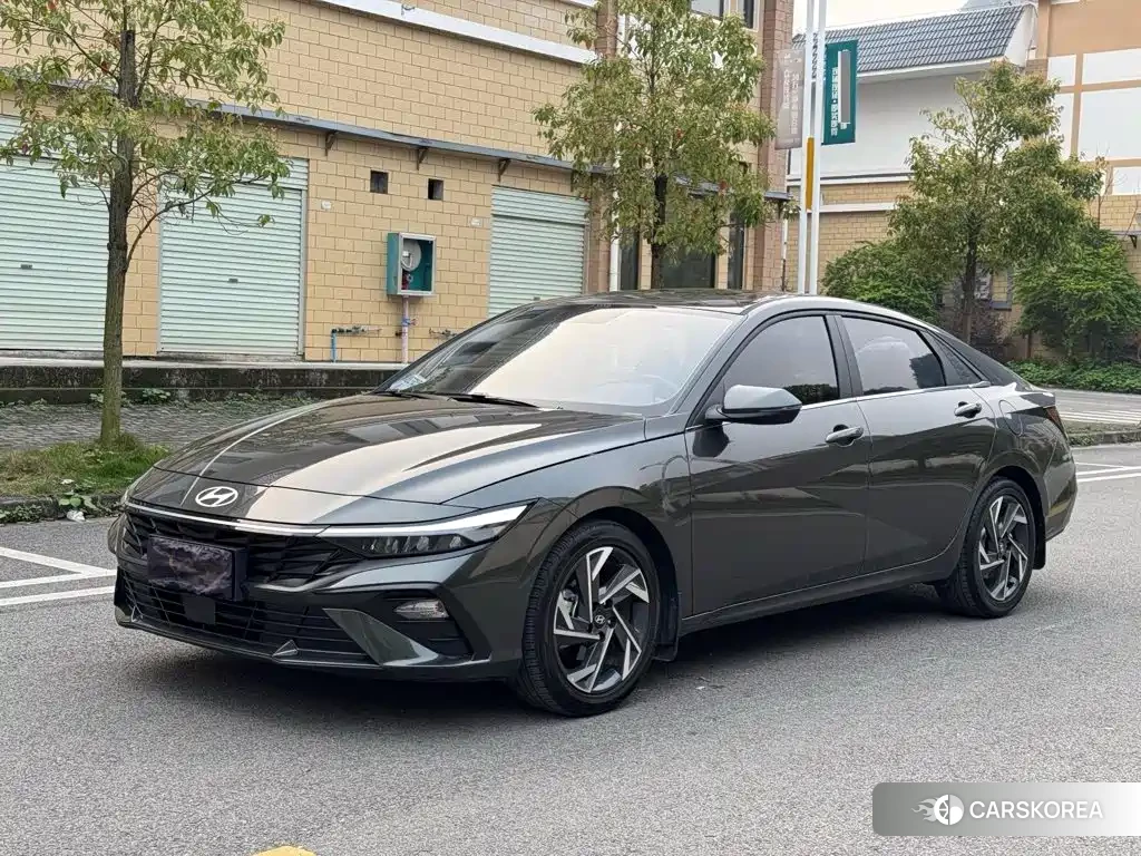 Hyundai Elantra 2026 Silver/gray из Китая, фото 3