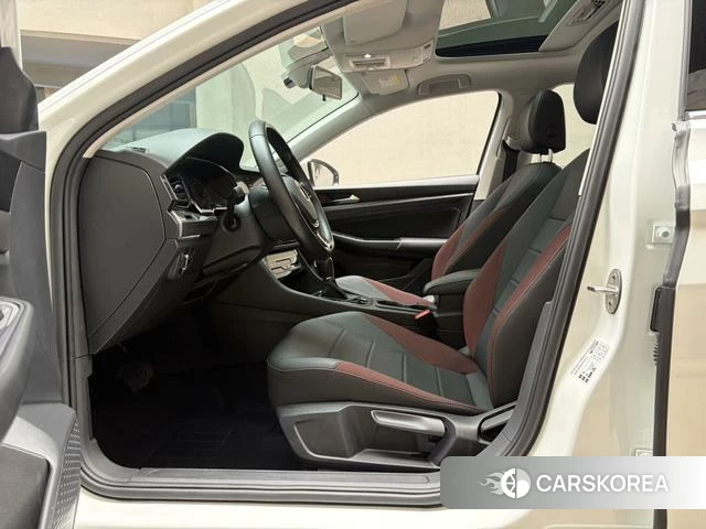 Volkswagen Bora 2022 Белый из Китая, фото 5