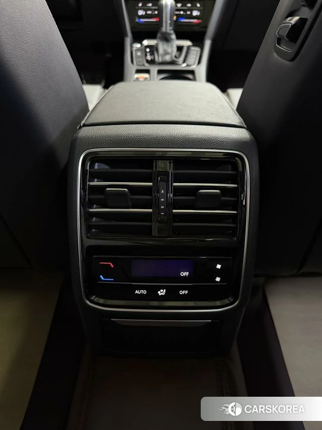 Volkswagen Magotan 2023 Черный из Китая, фото 3