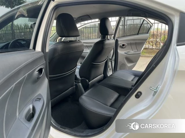 Toyota Vios 2023 Белый из Китая, фото 3