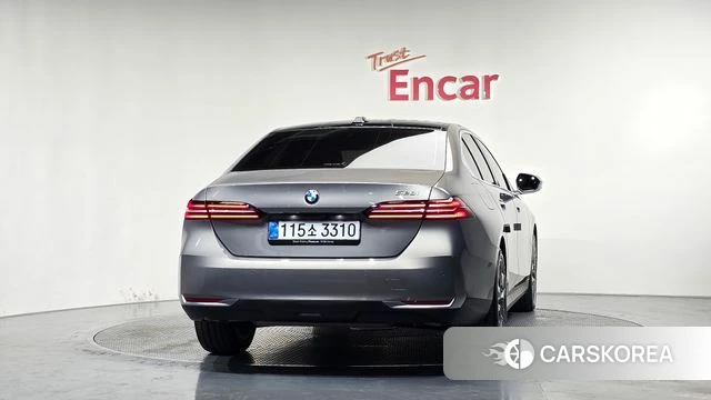 BMW 5 Series (G60) id 4686330 из Кореи 23
