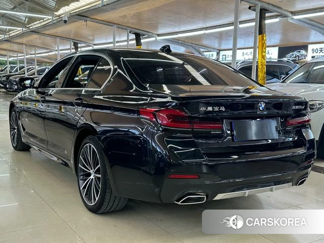 BMW 5 series 2022 Черный из Китая, фото 3