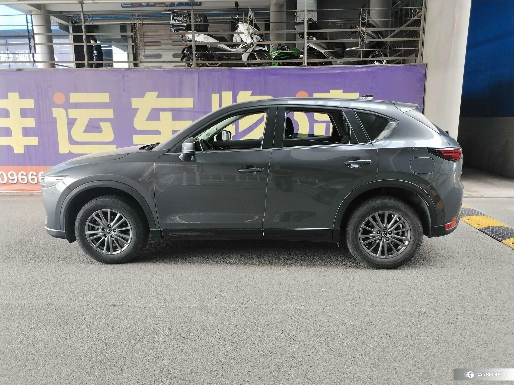 Mazda CX-5 2021 Темно-серый из Китая, фото 3