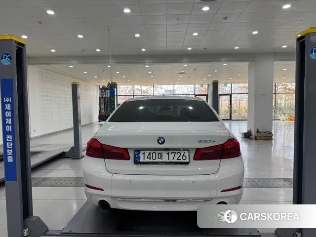 BMW 5 Series (G30) 2020 Белый из Кореи, фото 3