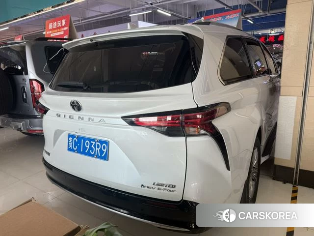 Toyota Saina 2025 Белый из Китая, фото 3