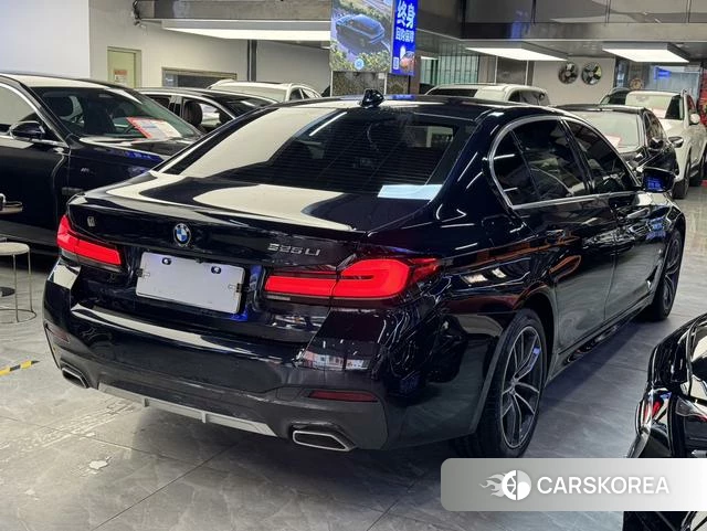 BMW 5 series 2022 Черный из Китая, фото 4