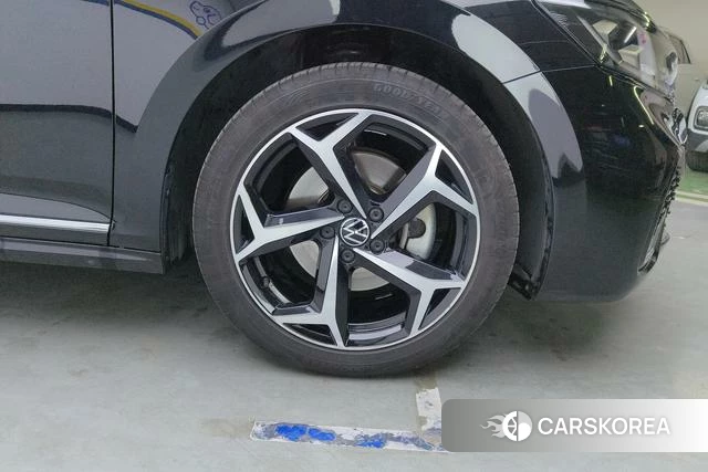 Volkswagen Passat id 4212322 из Китая 10