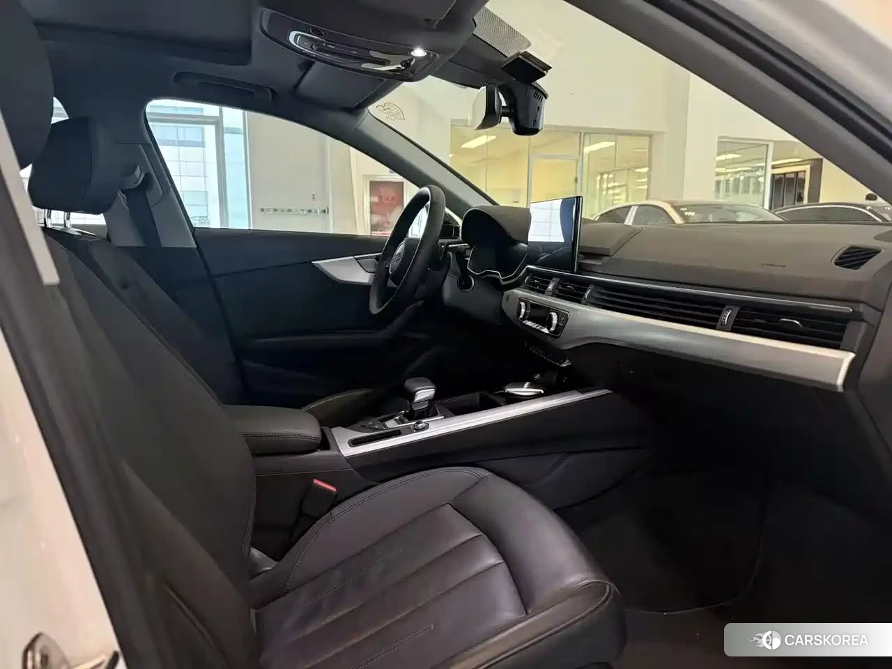 Audi A4L id 4680714 из Китая 10