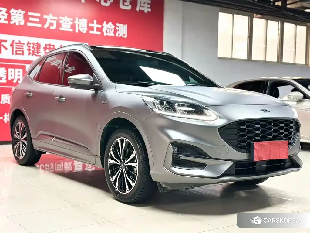 Ford Escape 2022 Silver/gray из Китая, фото 3