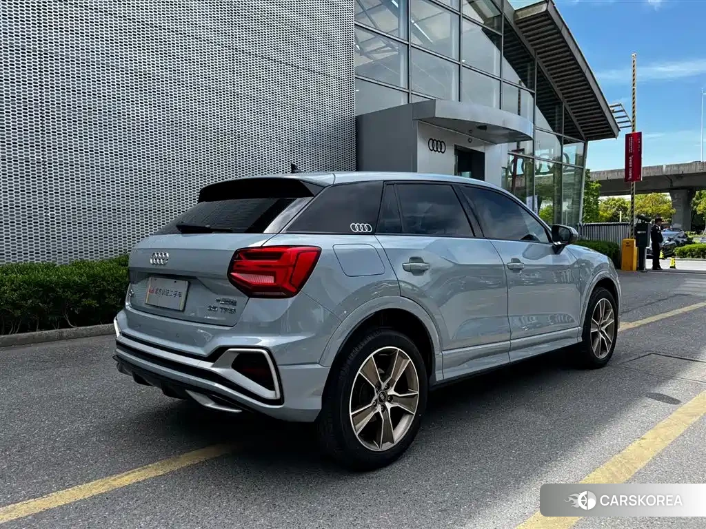 Audi Q2L id 4583623 из Китая 15