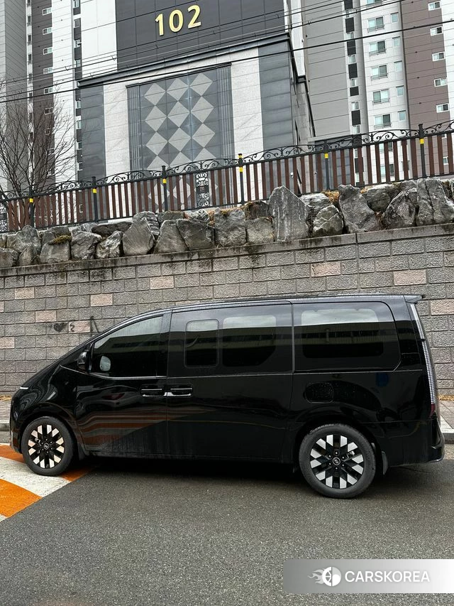 Hyundai Staria 2025 Черный из Кореи, фото 3