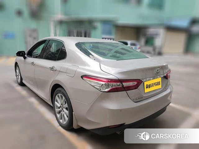 Toyota Camry 2020 Серебристо-серый из Китая, фото 3