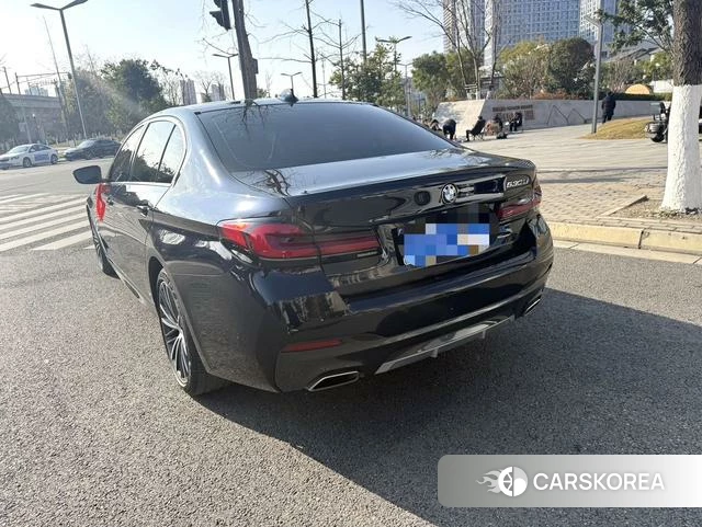 BMW 5 series 2022 Черный из Китая, фото 3